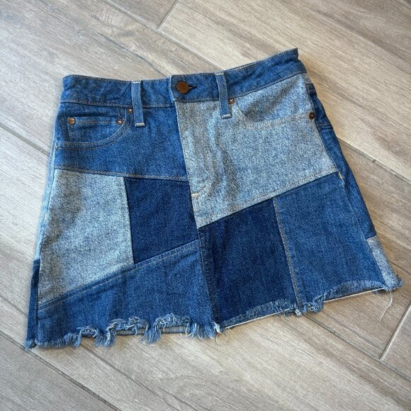 Alice + Olivia Patchwork Denim Mini Skirt Distressed Raw Hem -  Size 26 - Picture 1 of 7